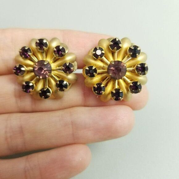 Vintage Dark Purple Rhinestone Flower Clip On Earrings, Gold Tone Screw Backs - Picture 6 of 6